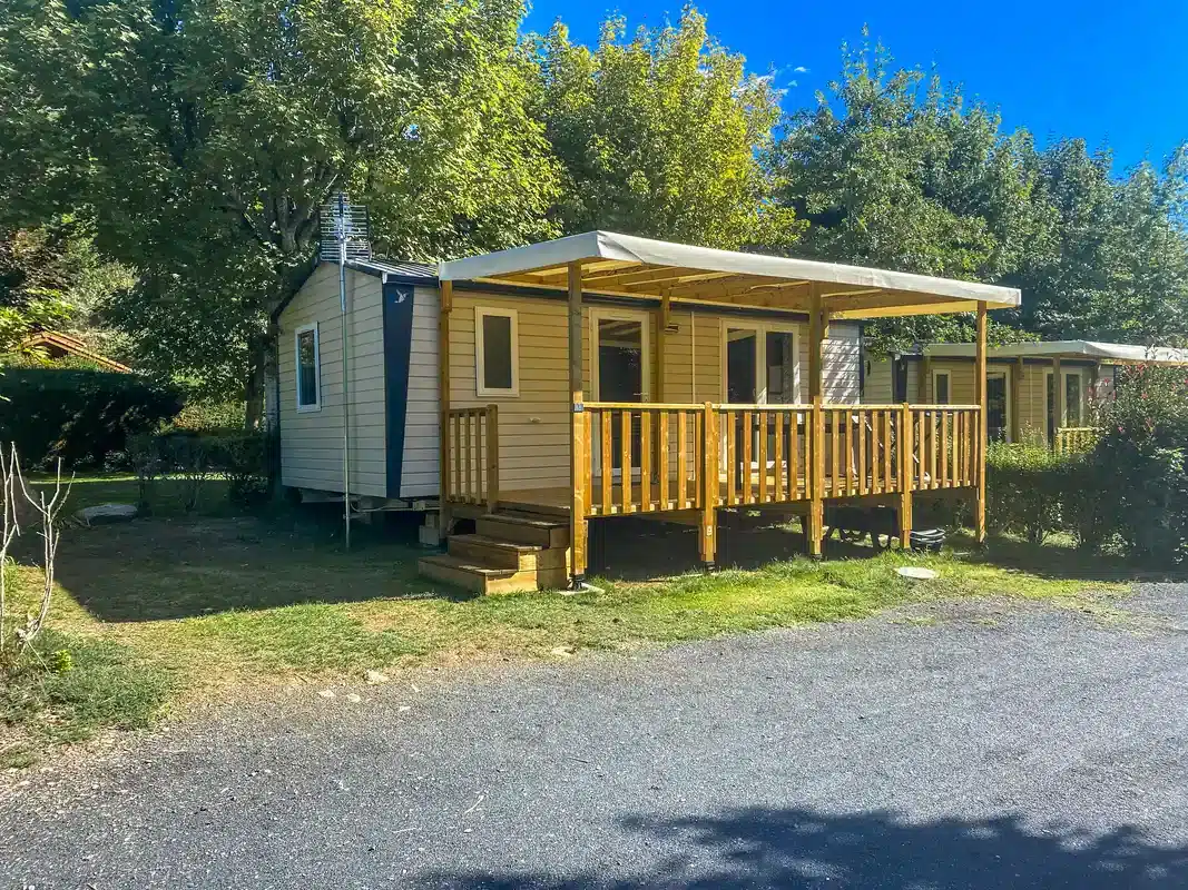camping accommodation auvergne