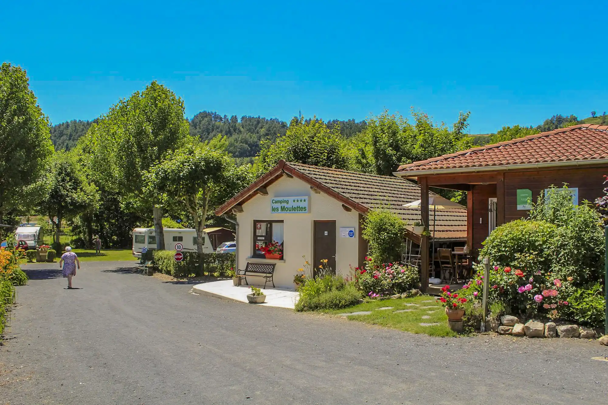services camping auvergne
